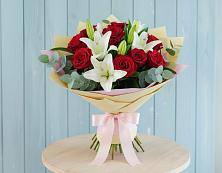 Букет цветов из:  Лилии и Розы #REPLACE_PRED# Алапаевске