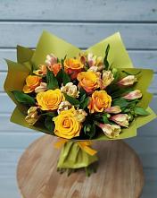 Букет цветов из:  Альстромерии и Розы в Алапаевске