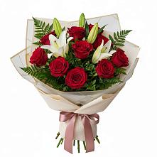 Букет цветов из:  Лилии и Розы в Алапаевске