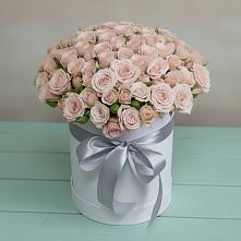 Цветочная композиция из Розы в шляпной коробке в Алапаевске