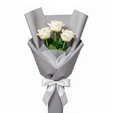 Букет 3 белые розы в Алапаевске