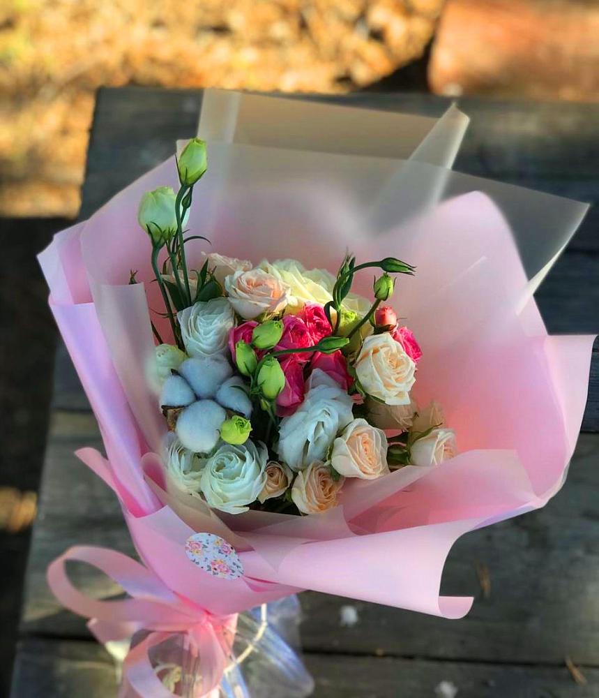 Букет цветов из: Розы и Лизиантусы в Алапаевске