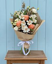 Букет цветов из:  Альстромерии, Лизиантусы, Розы и Хризантемы #REPLACE_PRED# Алапаевске