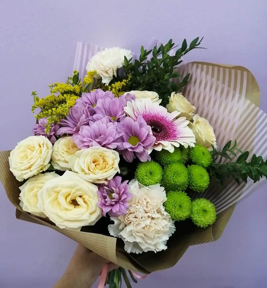 Букет цветов из: Хризантемы, Розы, Гвоздики и Герберы в Алапаевске