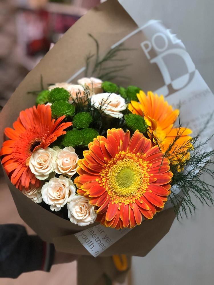 Букет цветов из: Герберы, Хризантемы и Розы в Алапаевске