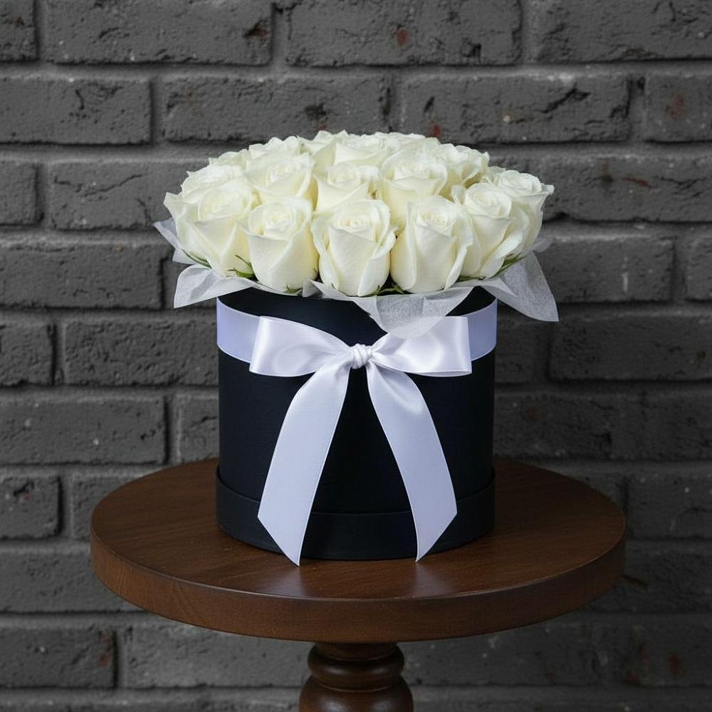 Цветочная композиция из Розы в шляпной коробке в Алапаевске