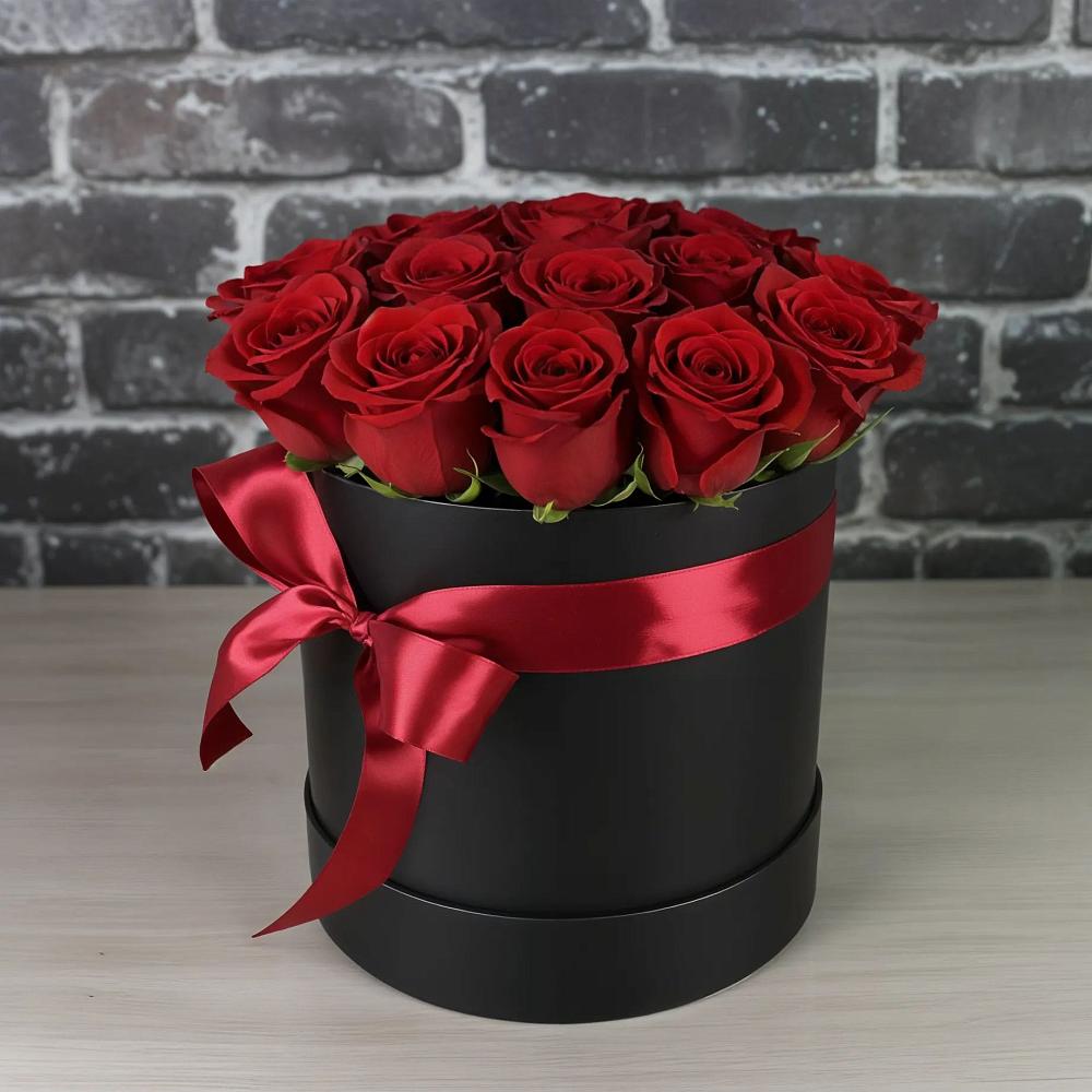 Цветочная композиция из Розы в шляпной коробке в Алапаевске