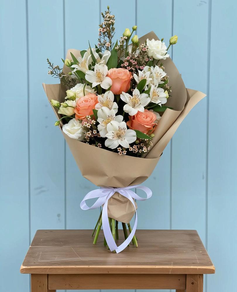 Букет цветов из: Альстромерии, Лизиантусы, Розы и Хризантемы в Алапаевске