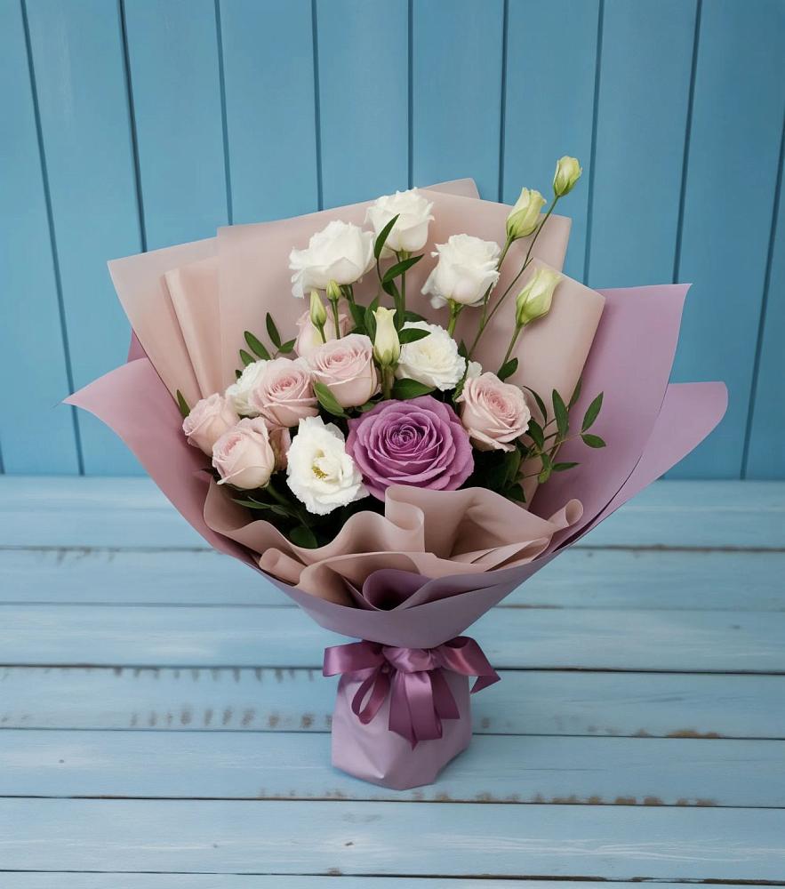 Букет цветов из: Розы и Лизиантусы в Алапаевске