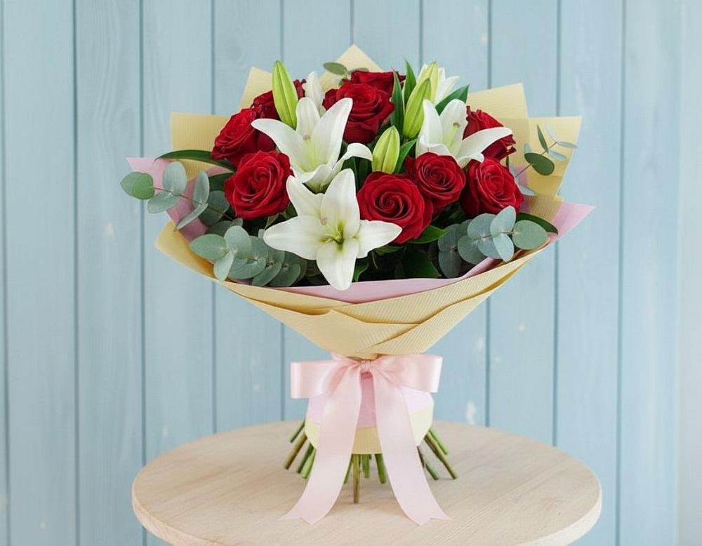 Букет цветов из: Лилии и Розы в Алапаевске